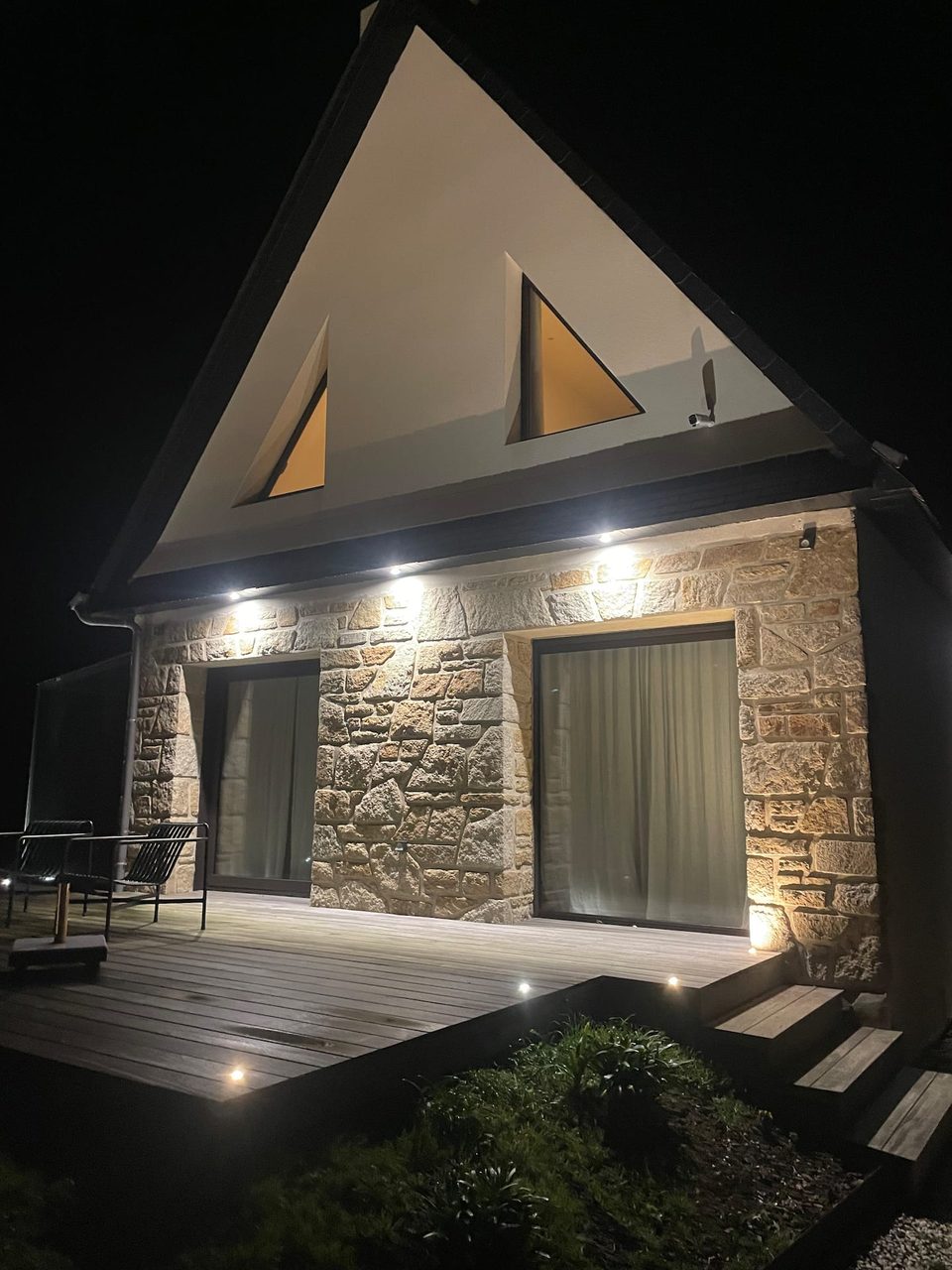 La maison à la nuit tombée